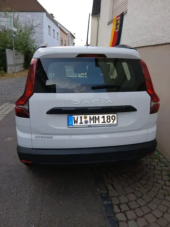 Gebraucht Dacia Jogger Essentiel 110 PS (80 kW) 2024 Weiß Van / Kleinbus