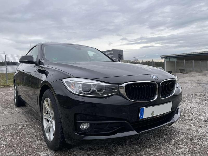 Gebraucht BMW 320 Gran Turismo Sport Line 190 PS (139 kW) 2015 Schwarz Limousine