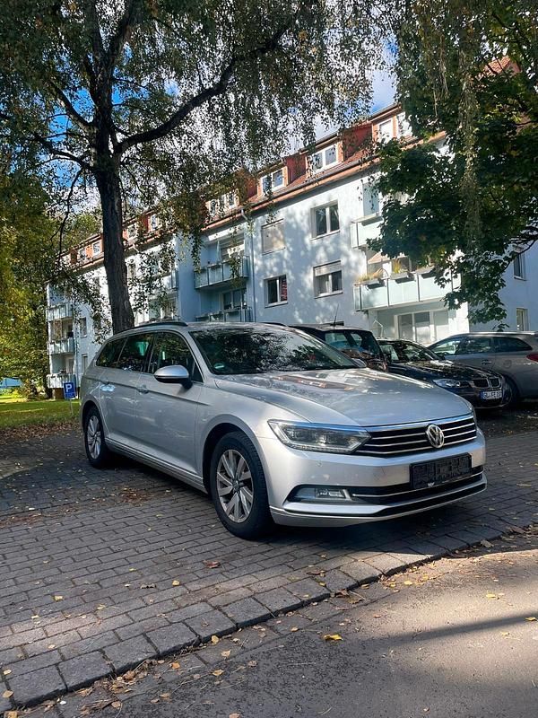 Silber Gebraucht 2016 VW Passat Kombi | 7.499 € (Superpreis) - Bild 1/4
