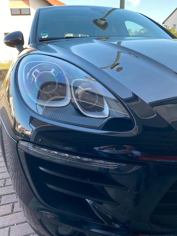 Gebraucht Porsche Macan 250 PS (183 kW) 2018 Schwarz SUV