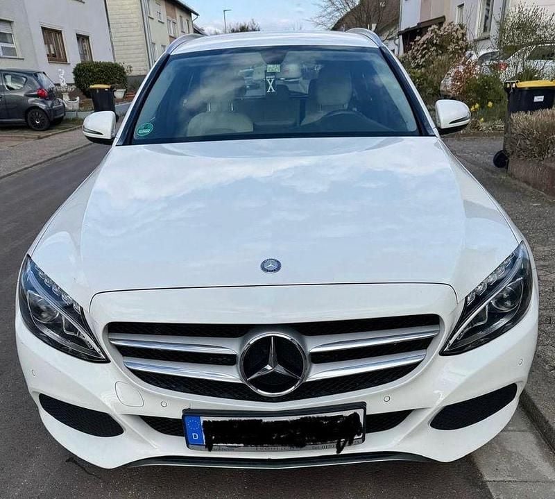 Weiß Gebraucht 2015 Mercedes C220 Limousine | 12.800 € (Guter Preis) - Bild 1/4