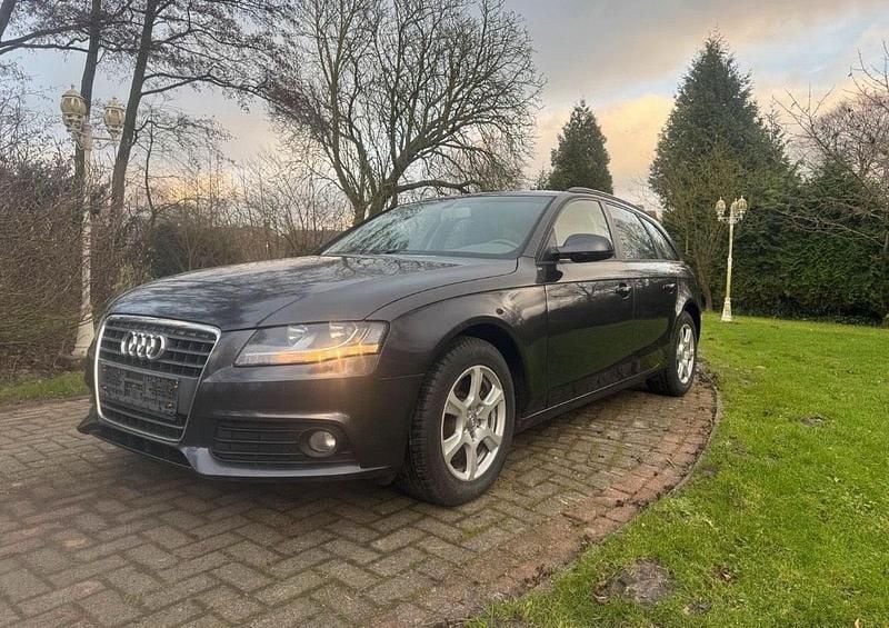 Andere außenfarben Gebraucht 2012 Audi A4 Kombi | 8.500 € (Guter Preis) - Bild 1/4
