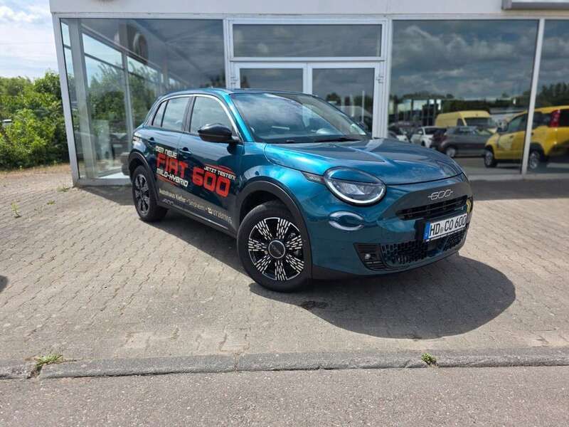 Gebraucht Fiat 600 Basis 101 PS (74 kW) 2024 Mare grün SUV