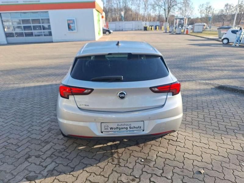 Gebraucht Opel Astra Innovation 150 PS (110 kW) 2016 Argon silber/ice silver (m2) Kleinwagen