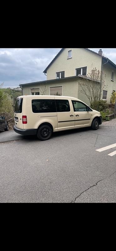 Beige Gebraucht 2013 VW Caddy Maxi Van / Kleinbus | 3.490 € - Bild 1/4