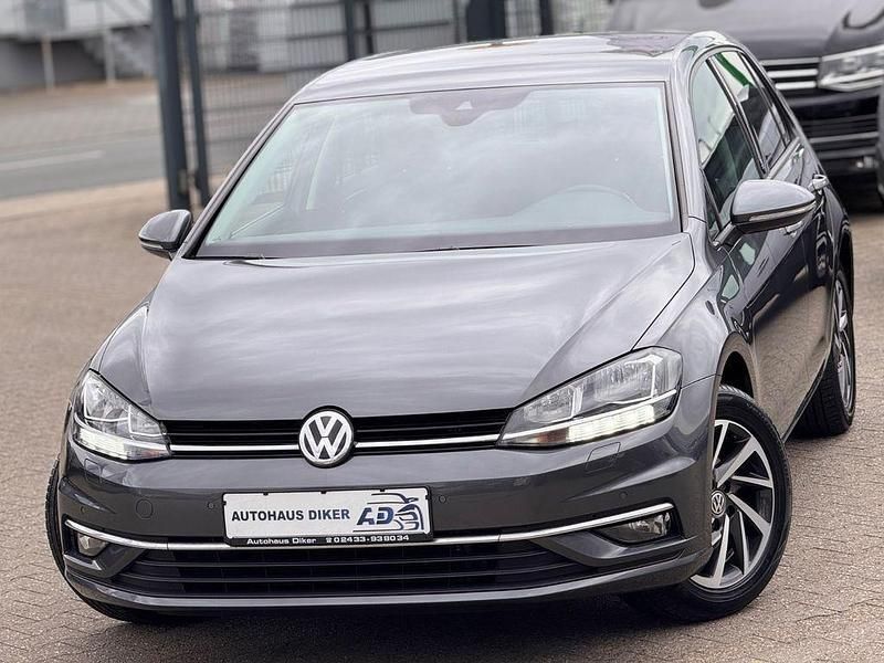 Grau Gebraucht 2018 VW Golf VII Sound Limousine | 15.800 € (Fairer Preis) - Bild 1/4