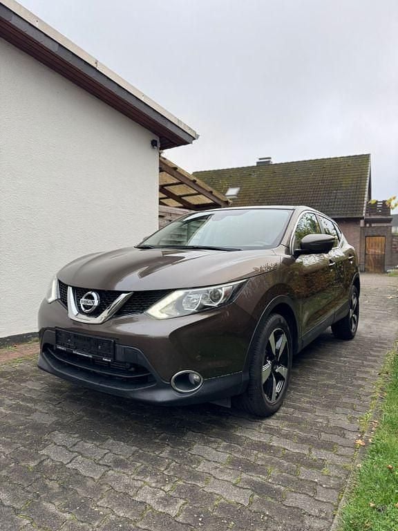 Braun Gebraucht 2016 Nissan Qashqai SUV | 8.990 € (Superpreis) - Bild 1/4