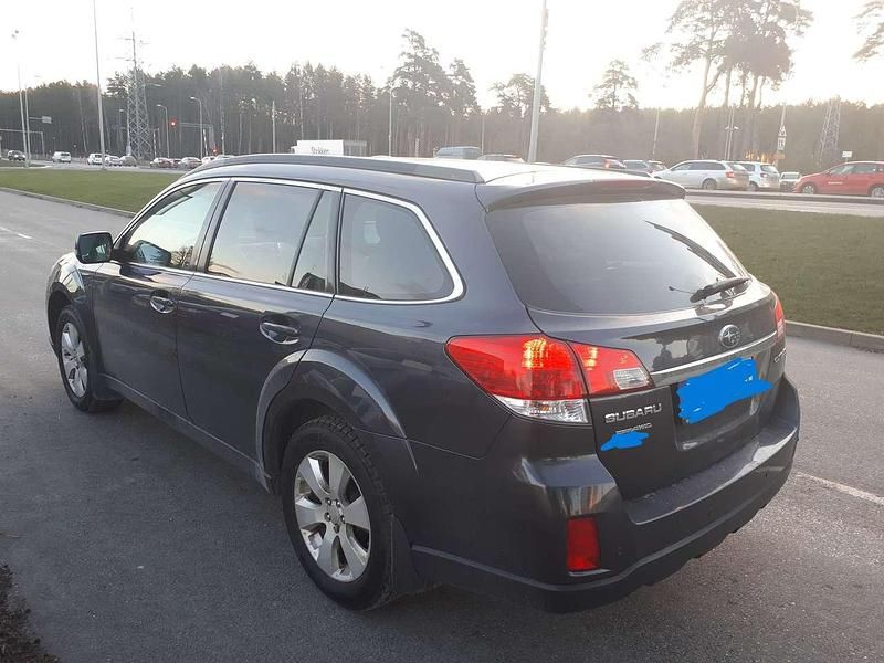 Grau Gebraucht 2010 Subaru Outback Active SUV | 5.000 € (Fairer Preis) - Bild 1/2