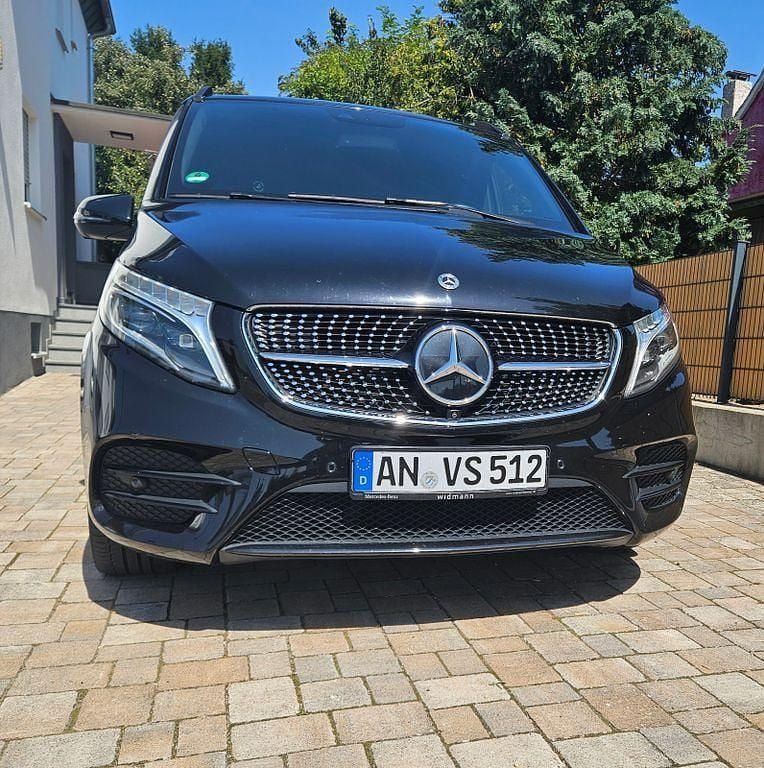 Schwarz Gebraucht 2021 Mercedes V300 Exclusive Van / Kleinbus | 60.500 € (Superpreis) - Bild 1/4