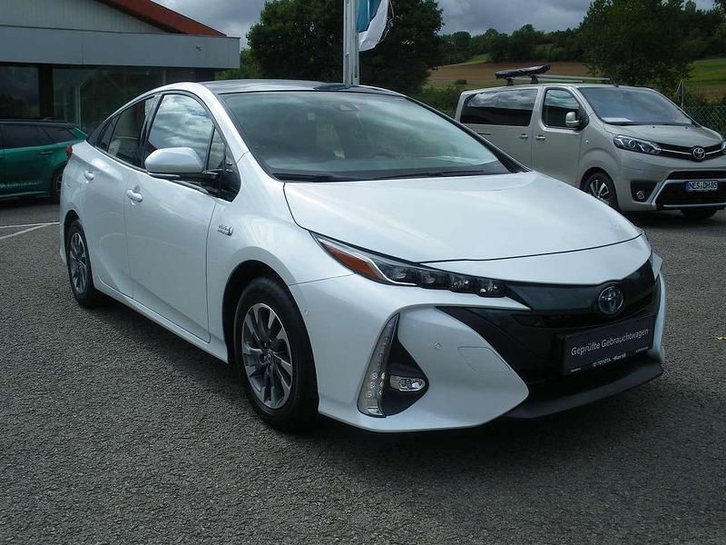 Weiß Gebraucht 2023 Toyota Prius Executive Kleinwagen | 32.980 € - Bild 1/4