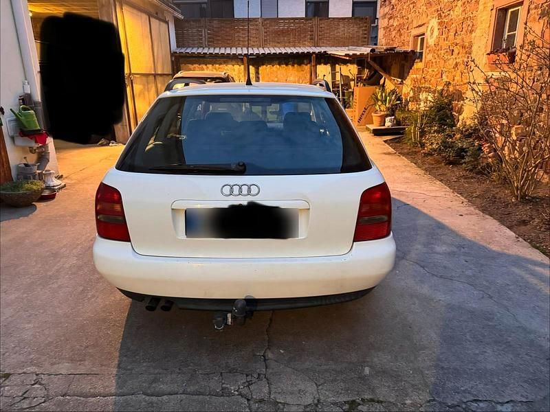 Gebraucht Audi A4 150 PS (110 kW) 1997 Weiß Kombi