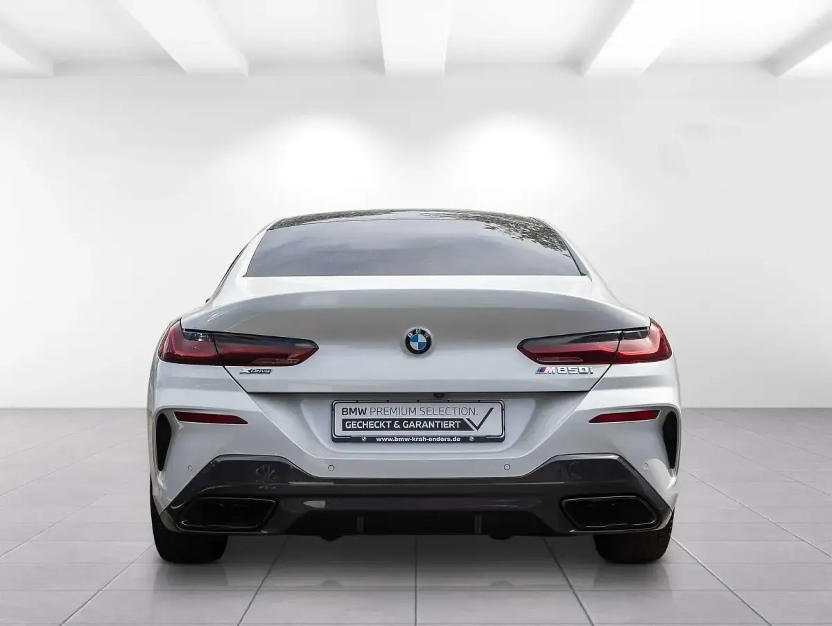Gebraucht BMW M850 M Performance 530 PS (389 kW) 2023 Mineralweiss metallic Coupé