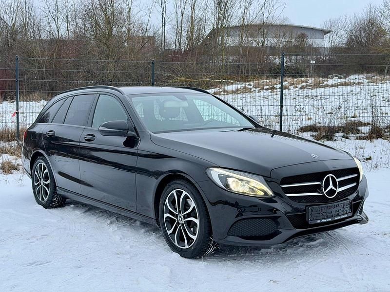 Gebraucht Mercedes C180 Avantgarde 156 PS (114 kW) 2017 Schwarz Kombi