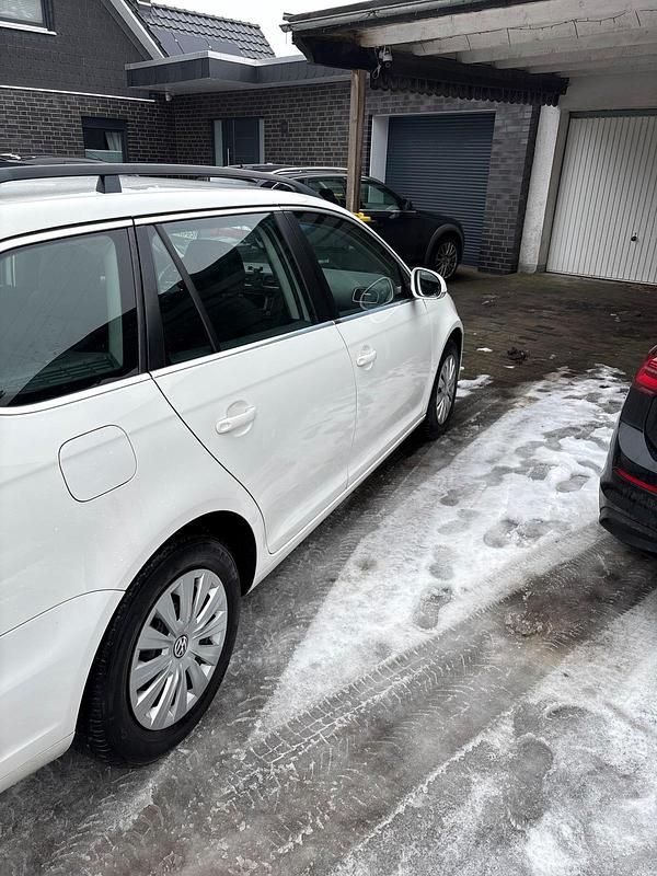 Gebraucht VW Golf VI 106 PS (77 kW) 2010 Weiß Kleinwagen