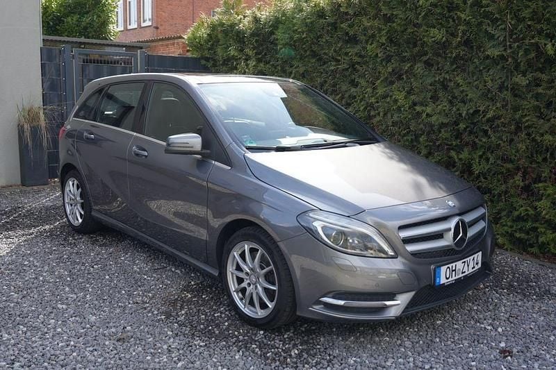 Gebraucht Mercedes B220 184 PS (135 kW) 2014 Grau Van / Kleinbus
