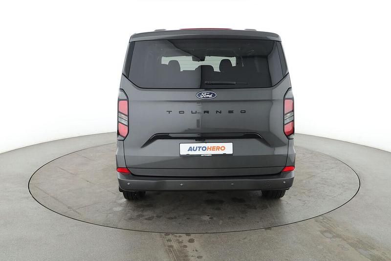 Gebraucht Ford Tourneo Titanium 170 PS (125 kW) 2024 Grau Van / Kleinbus