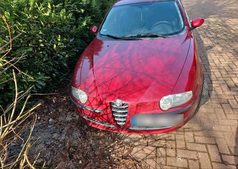 Gebraucht Alfa Romeo 147 105 PS (77 kW) 2003 Rot Kleinwagen