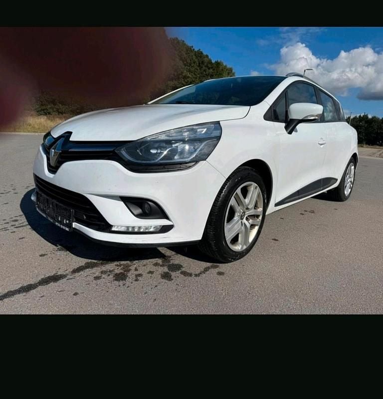Weiß Gebraucht 2019 Renault Clio GrandTour Kombi | 7.790 € (Guter Preis) - Bild 1/4