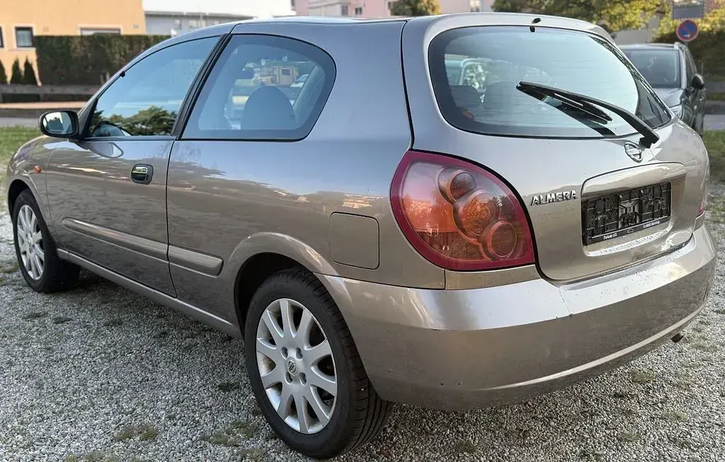 Gebraucht Nissan Almera Acenta+ 98 PS (72 kW) 2005 Braun Kleinwagen