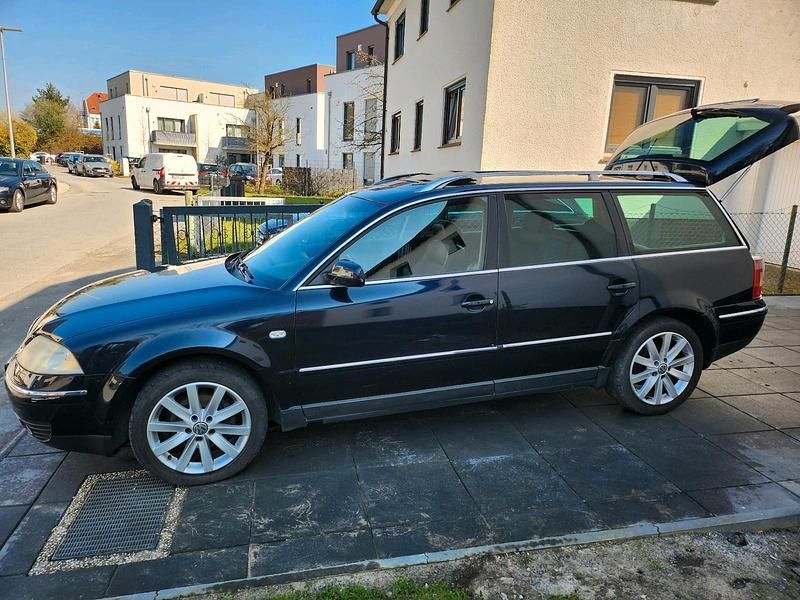 Gebraucht VW Passat 131 PS (96 kW) 2002 Blau Kombi