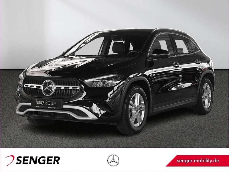 Gebraucht Mercedes GLA200 163 PS (119 kW) 2024 Unilack nachtschwarz SUV