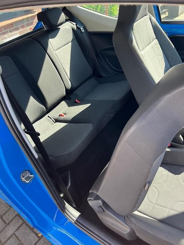 Blau Gebraucht 2014 VW up! Kleinwagen | 3.000 € (Fairer Preis) - Bild 1/4