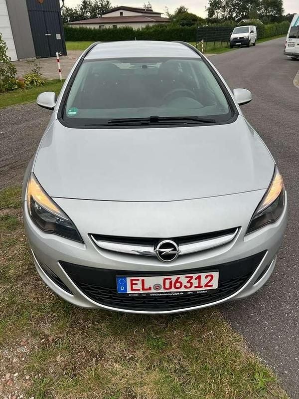 Argon silber/ice silver (m2) Gebraucht 2016 Opel Astra Selection Kombi | 4.950 € (Superpreis) - Bild 1/4