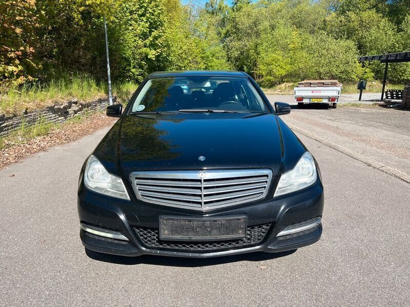 Gebraucht Mercedes C200 136 PS (100 kW) 2011 Schwarz Limousine