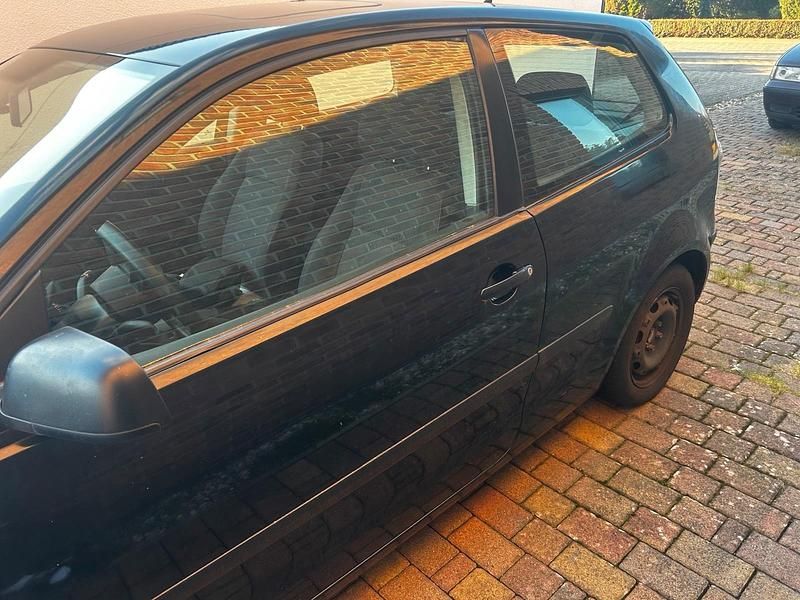 Gebraucht VW Polo 54 PS (39 kW) 2003 Schwarz Kleinwagen
