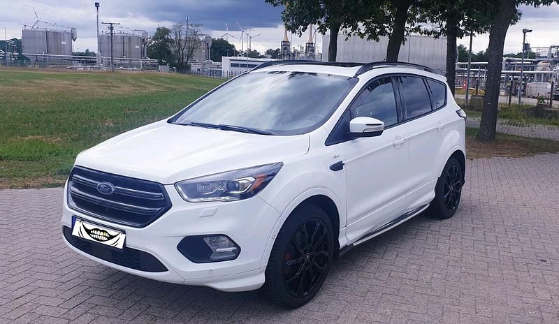 Weiß Gebraucht 2017 Ford Kuga ST-Line SUV | 12.800 € (Fairer Preis) - Bild 1/4