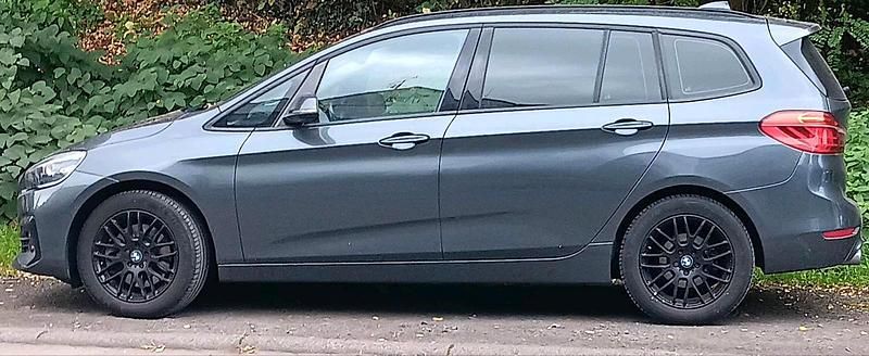Grau Gebraucht 2019 BMW 218 Gran Tourer Van / Kleinbus | 17.500 € (Guter Preis) - Bild 1/4