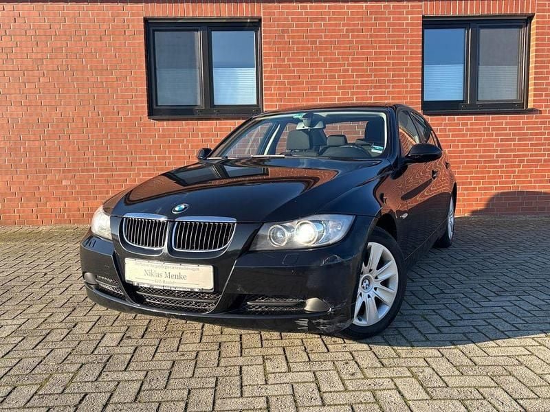 Schwarz Gebraucht 2006 BMW 320 Limousine | 2.690 € (Superpreis) - Bild 1/4