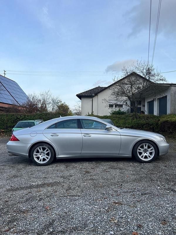 Gebraucht Mercedes CLS320 224 PS (164 kW) 2007 Silber Limousine