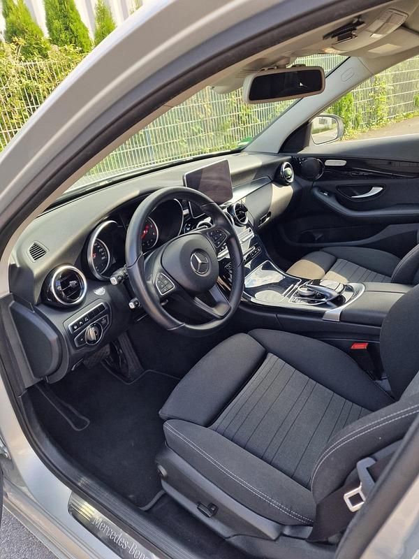 Grau Gebraucht 2016 Mercedes C220 Kombi | 13.450 € (Superpreis) - Bild 1/4