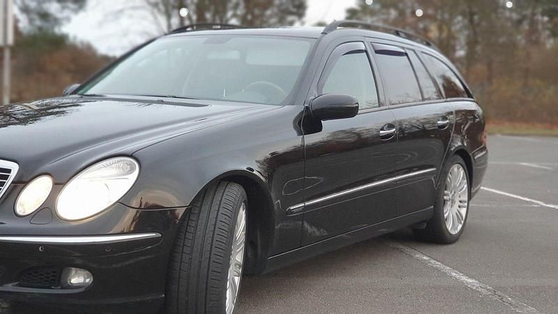Gebraucht Mercedes E320 Elegance 224 PS (164 kW) 2005 Schwarz Kombi