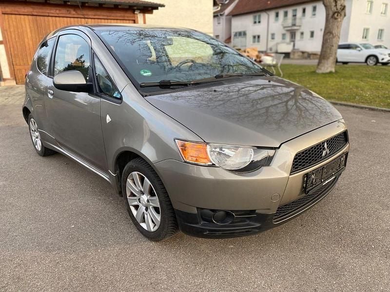 Gebraucht Mitsubishi Colt Motion 95 PS (69 kW) 2012 Grau Kleinwagen