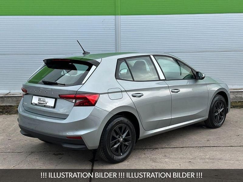 Neu Skoda 105 95 PS (69 kW) 2026 Silber Limousine