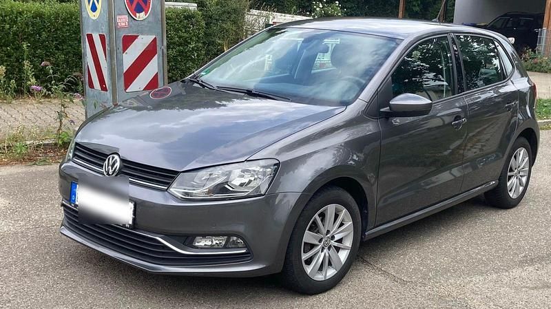 Grau Gebraucht 2017 VW Polo Comfortline Limousine | 8.300 € (Fairer Preis) - Bild 1/4