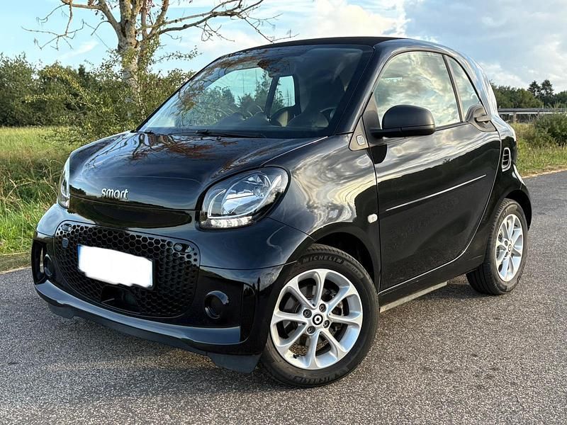 Schwarz Gebraucht 2021 Smart ForTwo Electric Drive Coupé | 8.299 € (Fairer Preis) - Bild 1/4