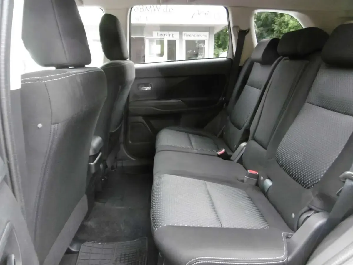 Gebraucht Mitsubishi Outlander Plus 150 PS (110 kW) 2015 Weiß SUV