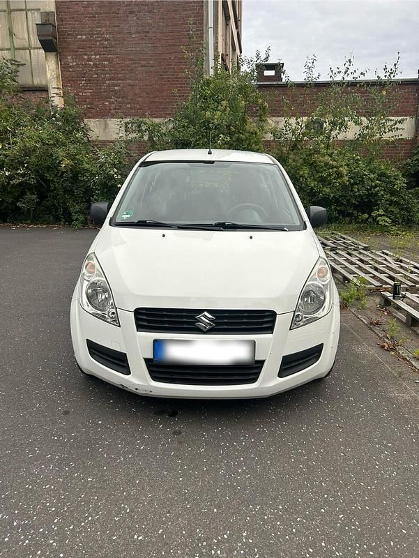 Gebraucht Suzuki Splash 65 PS (47 kW) 2011 Weiß Kleinwagen
