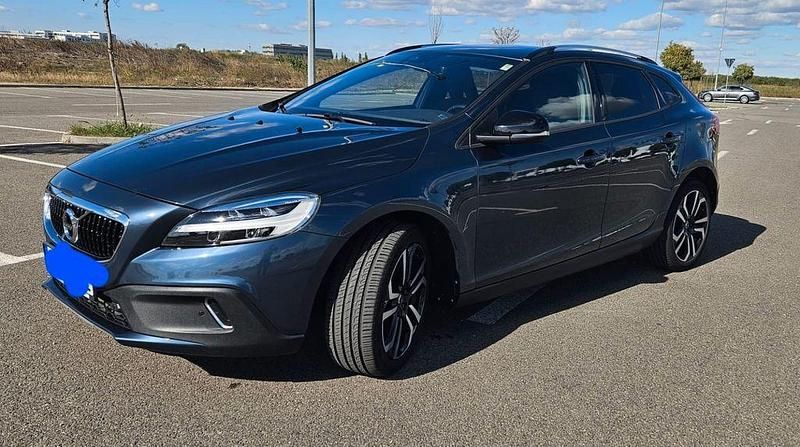 Gebraucht Volvo V40 CC Momentum 120 PS (88 kW) 2016 Blau Kombi