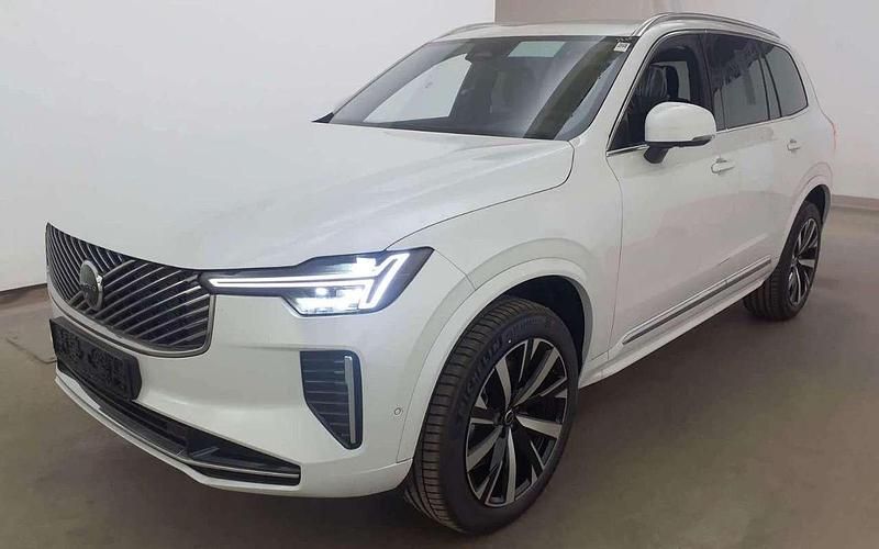Gebraucht Volvo XC90 Core 250 PS (183 kW) 2025 Crystal white / metallic SUV