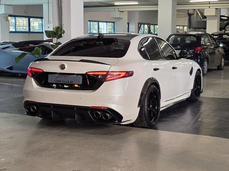 Gebraucht Alfa Romeo Giulia 519 PS (381 kW) 2021 Weiß Limousine
