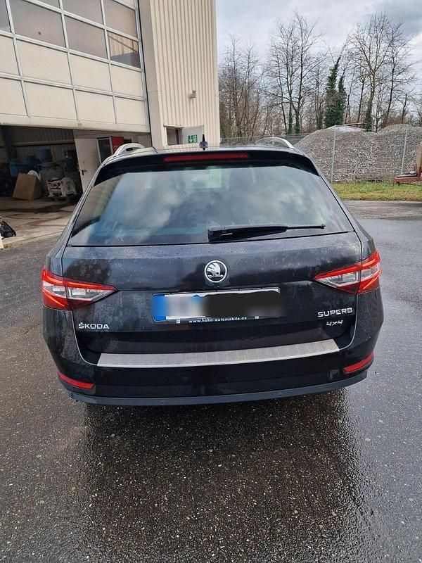 Gebraucht Skoda Superb Style 190 PS (139 kW) 2018 Schwarz Kombi