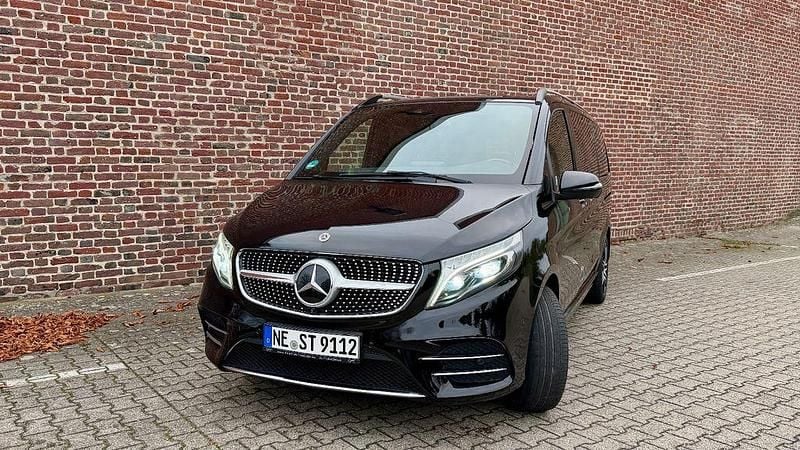 Schwarz Gebraucht 2020 Mercedes V250 Avantgarde Edition Van / Kleinbus | 45.000 € (Superpreis) - Bild 1/4