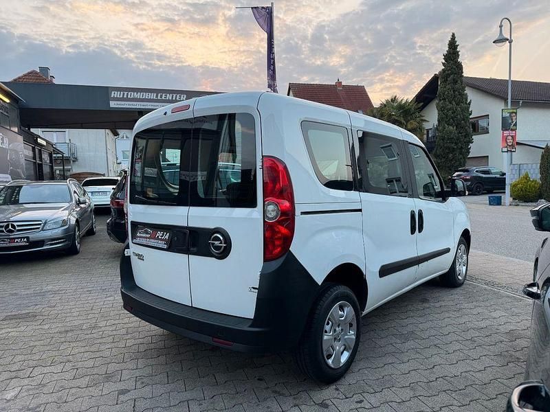 Gebraucht Opel Combo 90 PS (66 kW) 2015 Weiß Van / Kleinbus