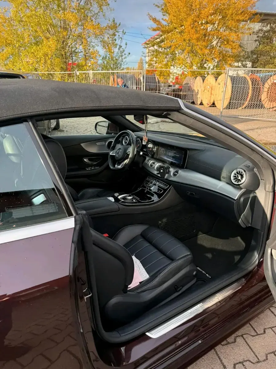 Gebraucht Mercedes E300 256 PS (188 kW) 2018 Andere farben Cabrio