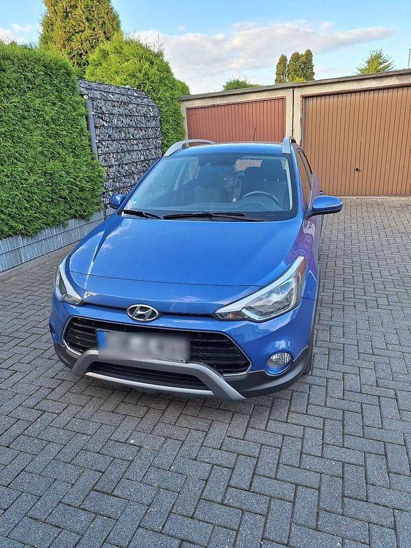Blau Gebraucht 2019 Hyundai i20 Active Kleinwagen | 12.000 € (Fairer Preis) - Bild 1/4