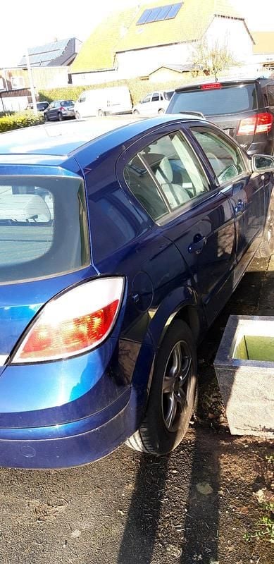 Gebraucht Opel Astra 105 PS (77 kW) 2004 Limousine